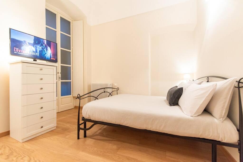 Grand Palace Apartment -Centro Storico Торино Екстериор снимка